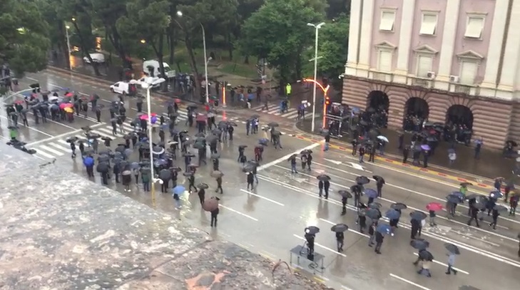 VIDEO E FUNDIT/ Ja pjesëmarrja në protestën e PD-LSI