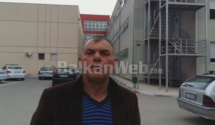 GRABITJA NË PEQIN/ Flet djali i të moshuarit: Ishin 4 persona, plaku i ka… (VIDEO)