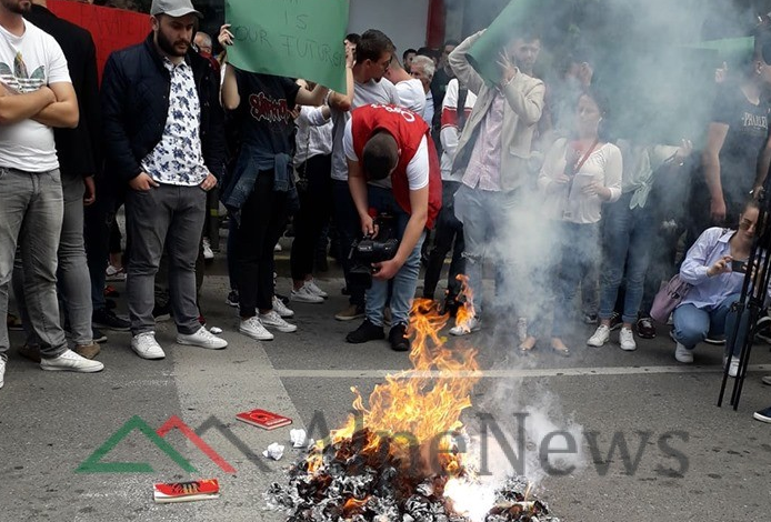 PROTESTA/ Si u përdorën të RINJTË militantë sot, për të krijuar atmosferën para 25 Majit të opozitës