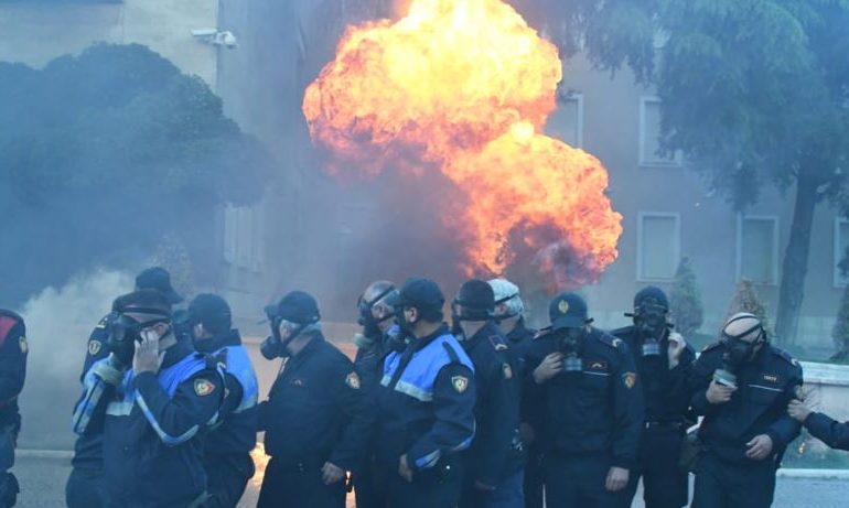 “THIRRJE PËR…”/ Zyra qendrore e OSBE: Të shqetësuar për dhunën gjatë protestës në Shqipëri