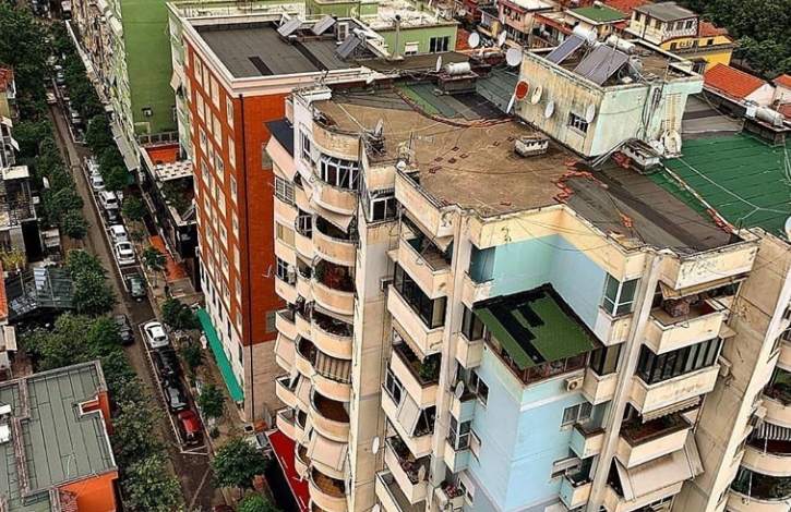 NUK JEMI NË RIO DE ZHANEIRO/ Në Tiranë, aty ku pallatet të “marrin mendtë” (FOTO)