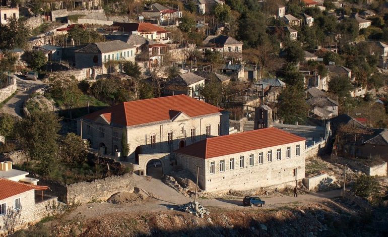 PATRULLOJNË VETË NATËN/ Banorët e këtij fshati shqiptar jetojnë mes frikës nga hajdutët