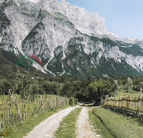 MREKULLIA E ALPEVE SHQIPTARE/ Photo of the day. Në Theth, aty ku malet “takojnë” qiellin