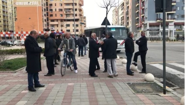 VJEN SHAKAJA E SHEKULLIT/ Tritan Shehu: 2200 protestues nga Gjirokastra në Tiranë!
