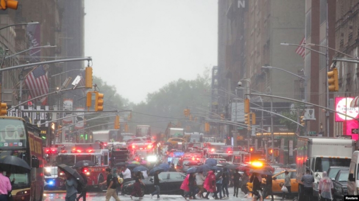 RRËZOHET HELIKOPTERI/ Një i vdekur në New York, bëri ulje të detyrueshme