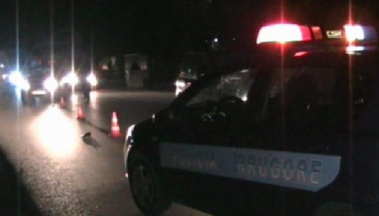 E RËNDË/ Përplasen dy makina në aksin Fier- Lushnjë, vdes 18-vjeçari (EMRI)