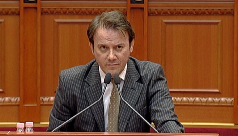 SHKARKIMI/ Gjoni: Iku Meta, mori fund LSI-ja! Bisht i politikës, jo president mbi palët
