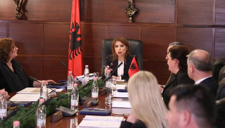 LUFTA KUNDËR KRIMIT E KORRUPSIONIT/ 22 gjyqtarë japin “OK”, 4 refuzojnë Gjykatën e Posaçme