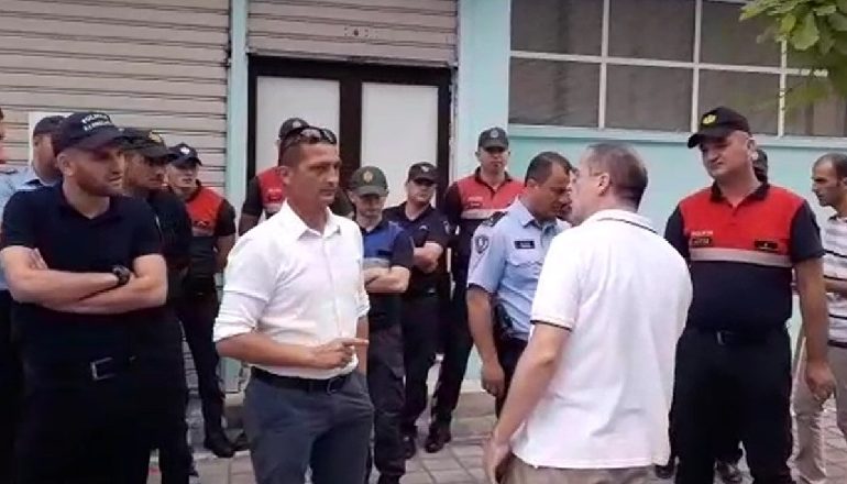 30 QERSHORI/ PD-ja dhe Policia bashkiake e Shkodrës s’lejojnë hapjen e KZAZ-së, tensione me policinë e rendit