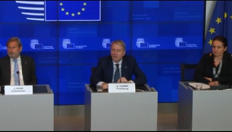 NEGOCIATAT/ Hahn: Besim plotë për një vendim pozitiv në Tetor