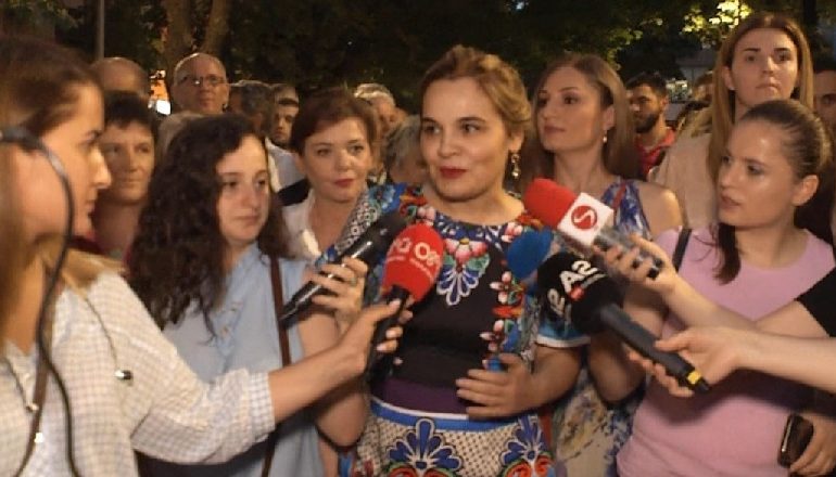 LË “NË BALTË” BASHËN/ Kryemadhi: Distancohem nga djegiet e KZAZ-ve