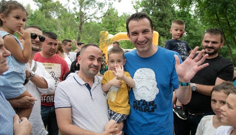 30 QERSHORI/ Veliaj me familjet e reja: Projekti i kredive të buta do vijojë