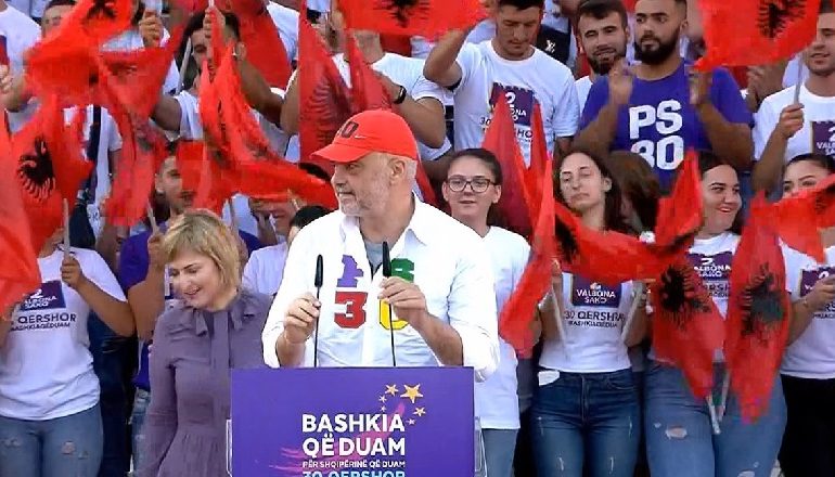 “RAMA IK”/ Kryeministri “tallet” me protestuesit: Sa të pi një kafe me Gjushin do ua plotësoj dëshirën