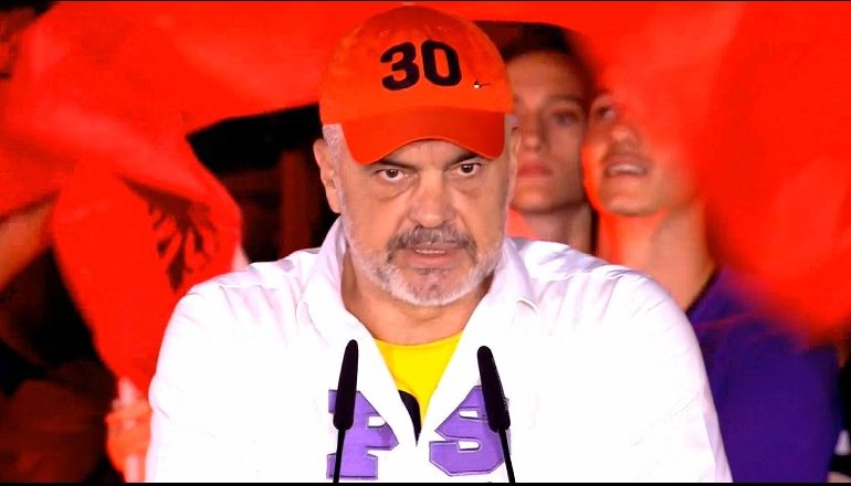 SULMI I KZAZ-ve/ Rama ia thot “troç” Bashës: Dil e sqarohu se kryetari i bashkisë së Vaut të Dejës të shiti