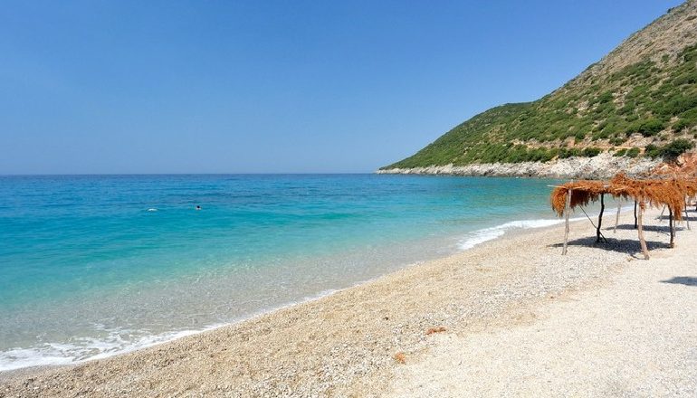 PLAZHE SI PARAJSË/ Mediat e huaja jehonë bregdetit shqiptar (FOTOT)