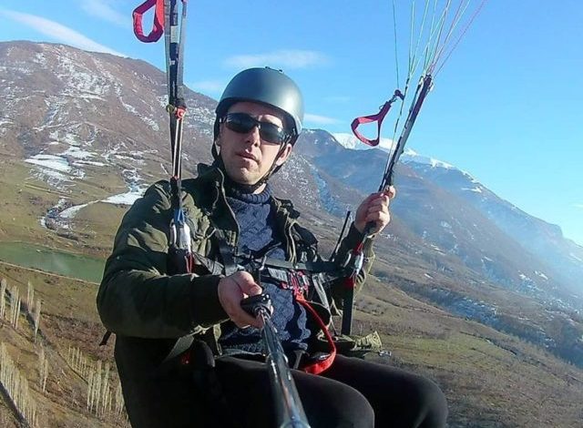 ISHTE “LIVE” KUR VDIQ/ Momenti kur i riu nga Dibra BIE nga parashuta (VIDEO)