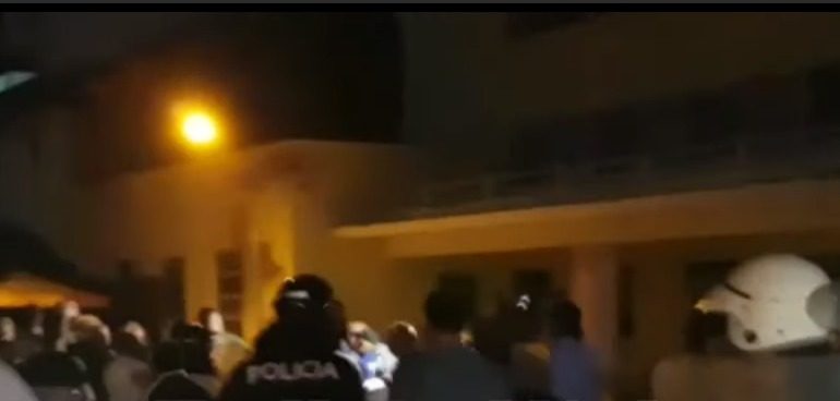 MBYLLËN SHKOLLAT/ 3 në pranga. Në kërkim nënkryetari i bashkisë