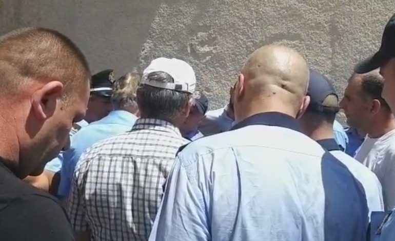 TENSIONE NË BILISHT/ Bashkia: Lironi KZAZ-në! Policia: S’kemi urdhër nga KQZ-ja