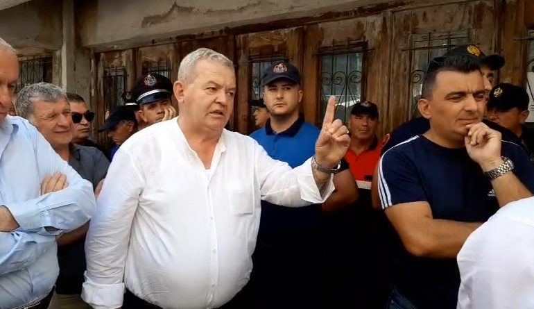 SULME NDAJ KZAZ-ve/ Dashi i Lazaratit debat në Gjirokastër, irritohet PD-LSI: Policia nuk njeh Presidentin, ky është puç