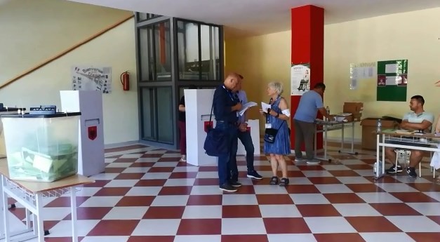 SHQIPËRIA VOTON/ OSBE-ODHIR vëzhgojnë procesin zgjedhor në Lushnje