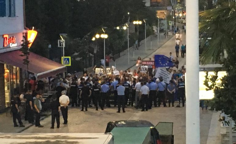 DENONCIMI/ Ish-deputetja e PD që protestoi dje në Sarandë, vëllai dhe i shoqi të dënuar për trafik drogë