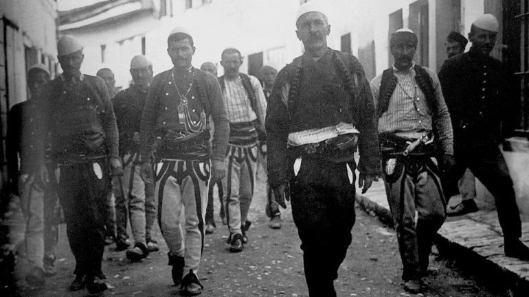 1915 KUJTIMET E AT BERNARDIN LLUPIT/ Kur Isa Boletini e theu besën