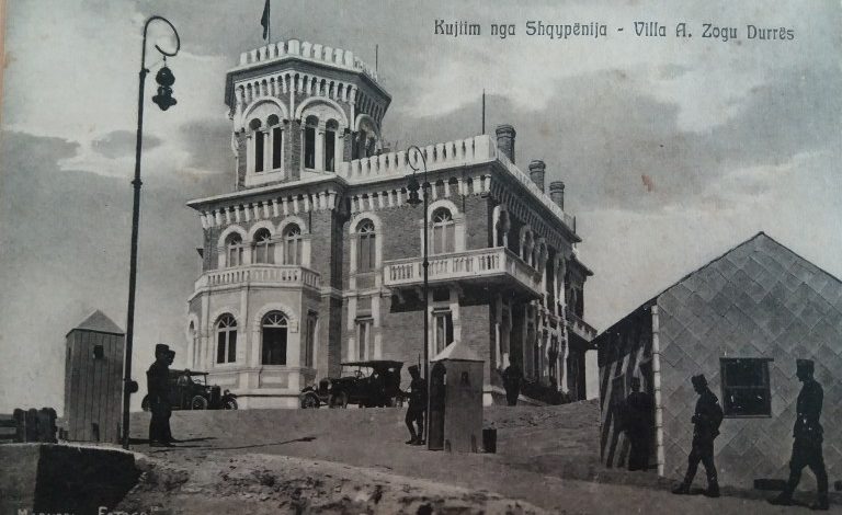 RETROSPEKTIVË/ Kur ndërtohej Vila e Mbretit Zog në Durrës