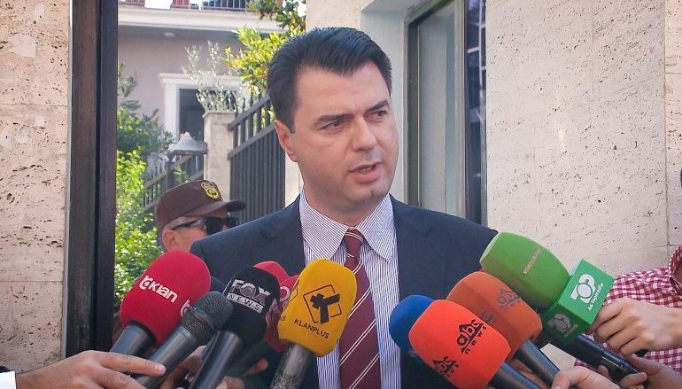 Si “qingj” para drejtësisë. Mos luani me “miellin” e Amerikanit