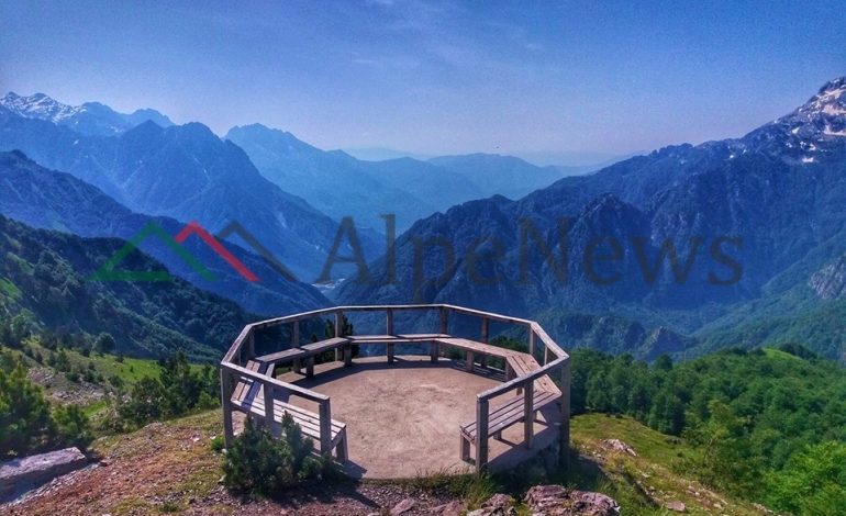 MREKULLI NATYRORE/ Në Theth, aty ku malet bëjnë “XING” me njëri-tjetrin (FOTO)