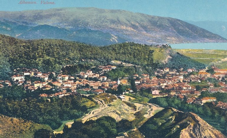 “RETROSPEKTIVE”/ Një kartolinë me ngjyra, nga VLORA e 100 viteve më parë!