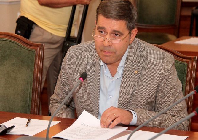 VENDIMI I METËS/ Arben Isaraj: Kur një budalla politik i ka thënë ligjërisht mendjes pirdhu…