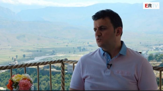 PËR GJIROKASTRËN QË DUAM/ Këtë 4 vjeçar kryetarja e bashkisë i mungoi qytetit…