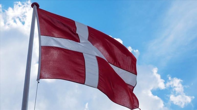 “EUROPA ËSHTË E JONA”/ Të djathtët në Danimarkë djegin Kuranin