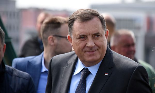 SAMITI/ Dodik thotë se nuk e ka ftuar Thaçin si president i Kosovës