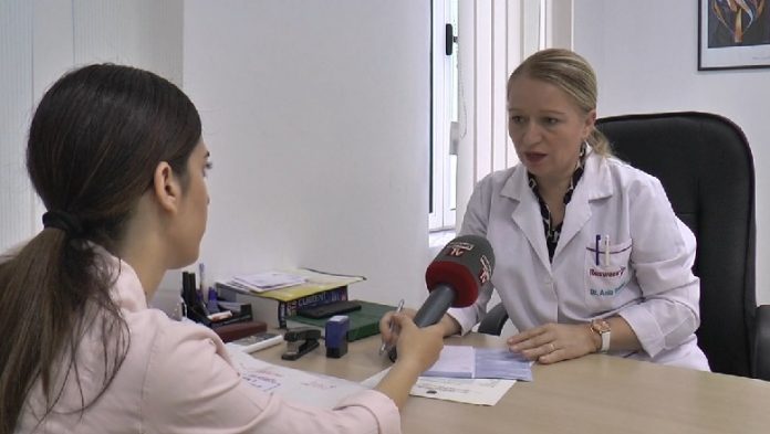 TEMPERATURAT REKORD/ Kardiologia këshillon: Shmangni ecjet në këto orare