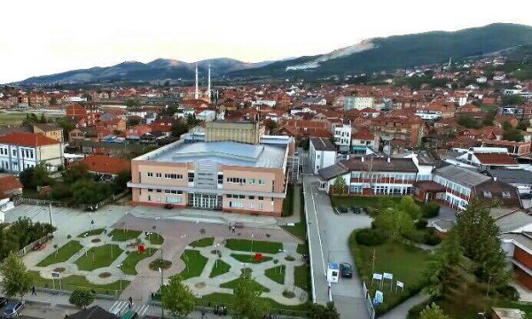 PAS KËRKESËS/ Serbia u jep leje politikanëve kosovarë të vizitojnë Preshevën