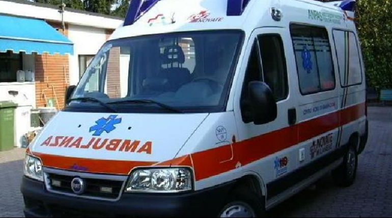 SHERR ME TË ATIN/ I riu në Bulqizë qëllon me kallashnikov drejt banesës, plumbat kapin në fytyrë fëmijën