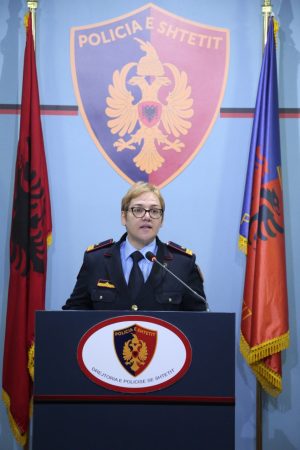BILANCI/ Policia: U sulmuan 14 KZAZ, 12 të arrestuar mes tyre 3 policë bashkiakë, 20 në kërkim (EMRAT)