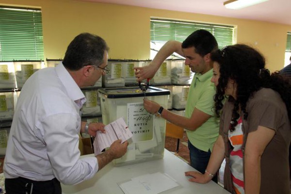30 QERSHORI/ Vijon shpërndarja e matrialeve zgjedhore nëpër Qendra Votimi