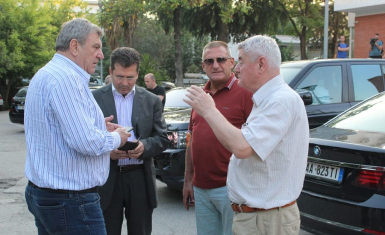 META E NXORI JASHTË “LOJE”/ Basha mbledh 5 “të mrekullueshmit” dhe… (FOTOT)