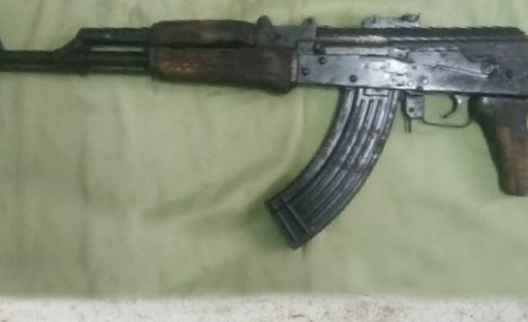ARRESTOHEN NË PLAZH/ Si u sekuestruan 2 kalashnikovë në Shkodër, u tentua…