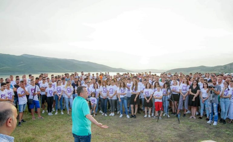 30 QERSHORI/ Balla takim me të rinjtë në Cërrik: Opozita nuk ka të qarta kërkesat e saj