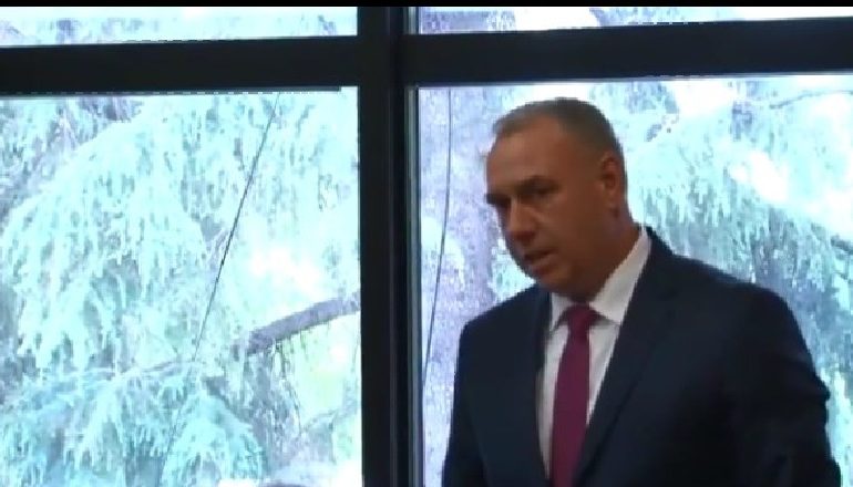 “KA VËLLAVRASJE? LE TË KETË”/ Hetohet i lirë ish-deputeti i PD. Policia: Ja akuzat që rëndojnë mbi të