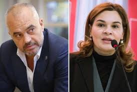 “EDHE KAFJA 30 QERSHOR”/ Rama “SHEH” filxhanin, bën “IRONI” me Monikën (FOTO)