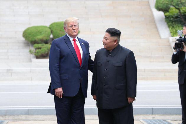 “ÇFARË KËNAQËSIE…”/ Kim Jong takon Trump: Nuk e mendoja të vinit këtu