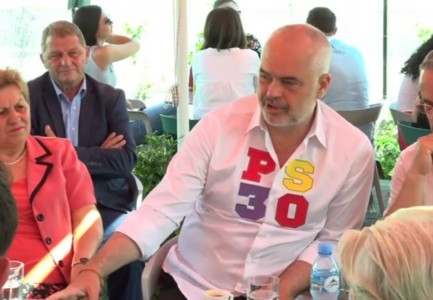 PËRGJIMET E BILD/ Rama: Flamur Noka, Bardh Spahia, kanë luftuar këta me diktaturën? Janë të gjithë spiunë