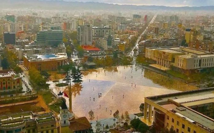 REPORTAZHI NGA “FRANCEINFO”/ Shqipëria vendi i vogël i ambicieve të mëdha