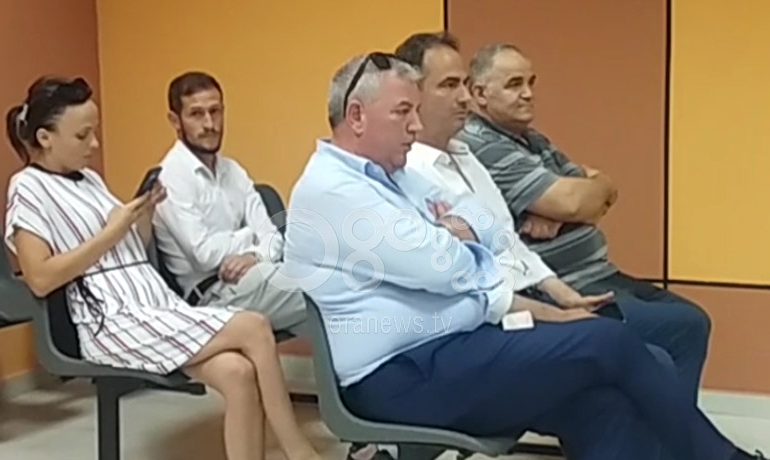 TENTUAN TË BLLOKONIN RRUGËN LIBRAZHD/ Kërkohet “arrest me burg” për ish-deputetin e PD-së