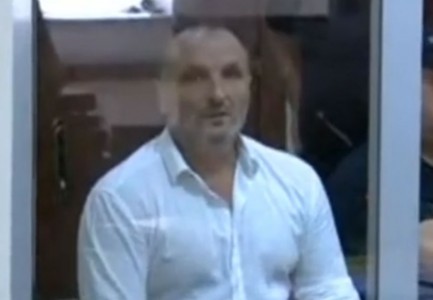 DOSJA “HAJDARI”/ Seanca për rigjykimin e Izet Haxhisë nis me një kërkesë. I akuzuari do…