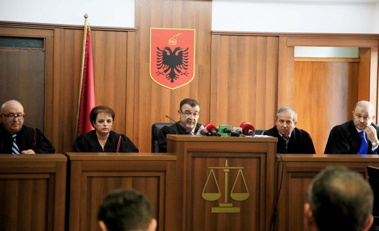 ZGJEDHJET/ Kolegji: Dekreti i Metës i pavlefshëm. Vendimi i Gjykatës: Presidenti ka marrë kompetencat e Kuvendit